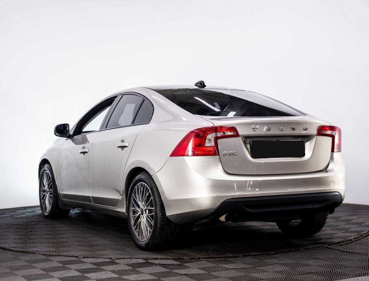 Volvo S60, 2012 - фото №4