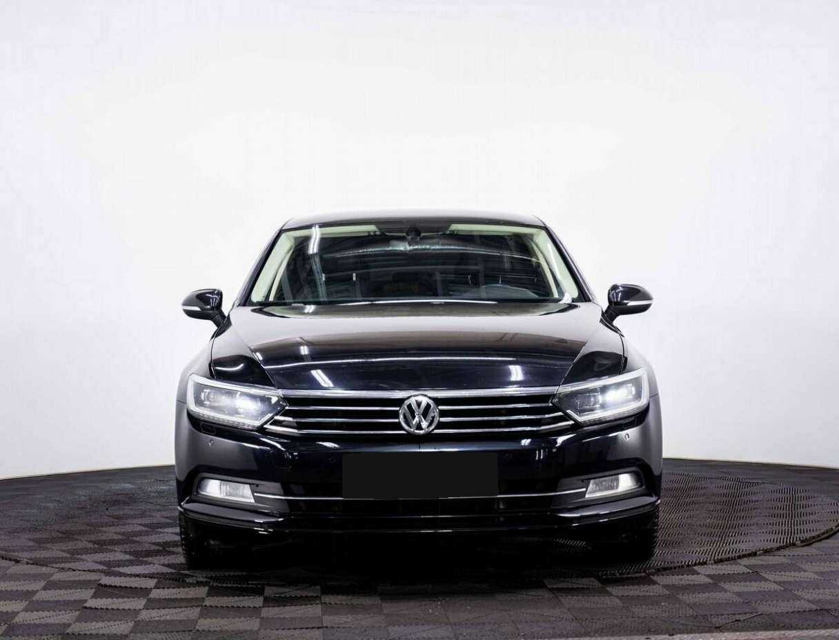 Volkswagen Passat, 2019 - фото №2