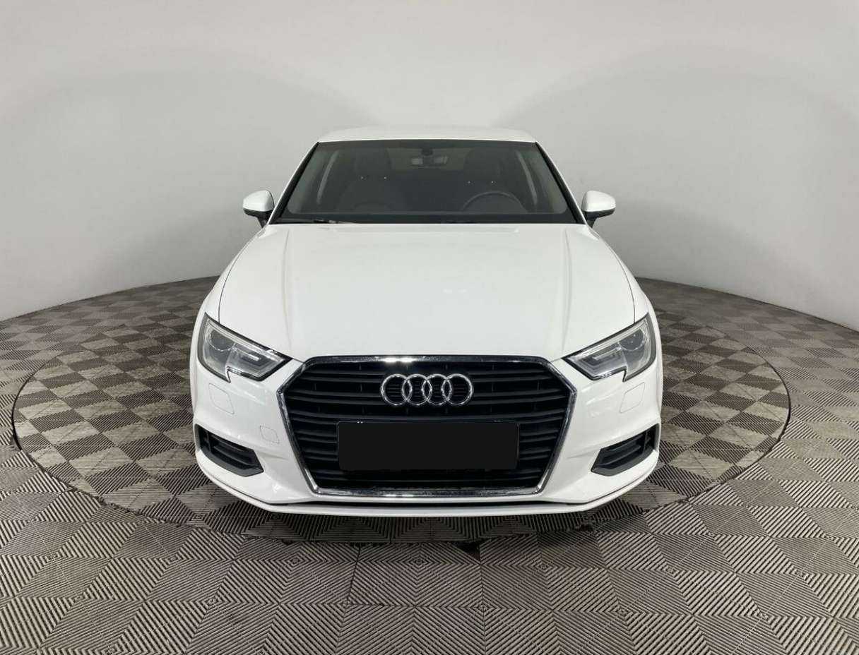 Audi A3, 2018 - фото №2