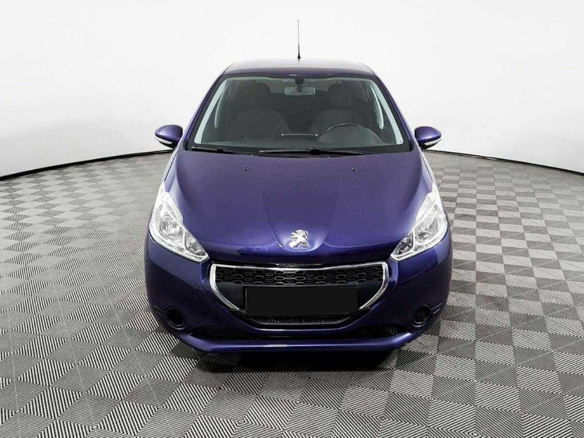 Peugeot 208, 2013 - фото №2