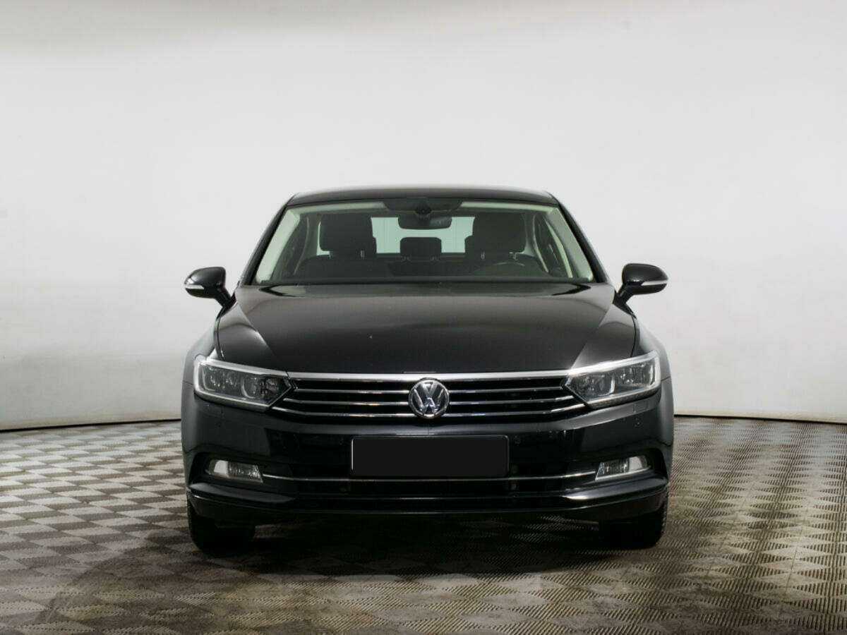 Volkswagen Passat, 2017 - фото №2