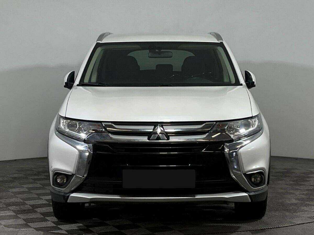 Mitsubishi Outlander, 2018 - фото №2