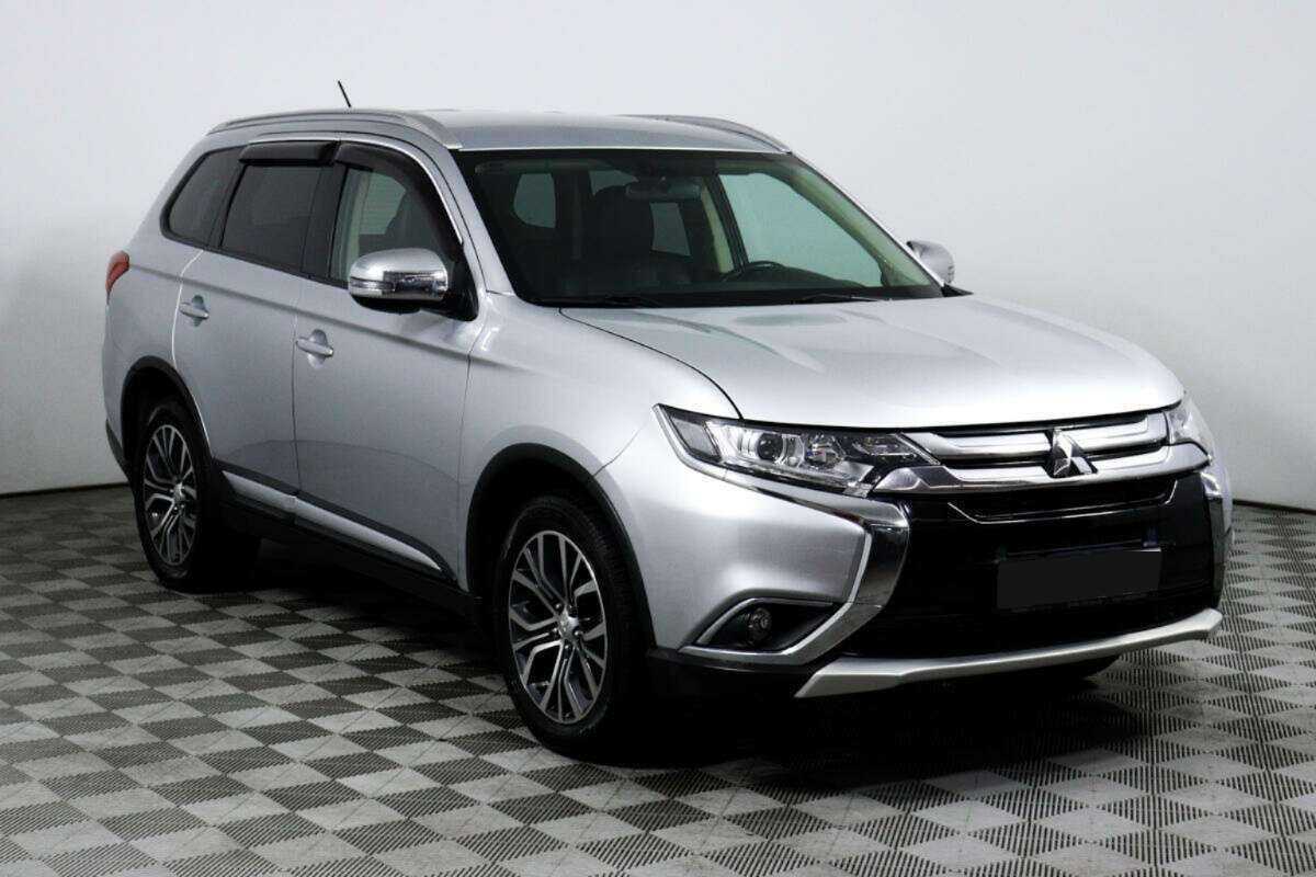 Mitsubishi Outlander, 2015 - фото №3