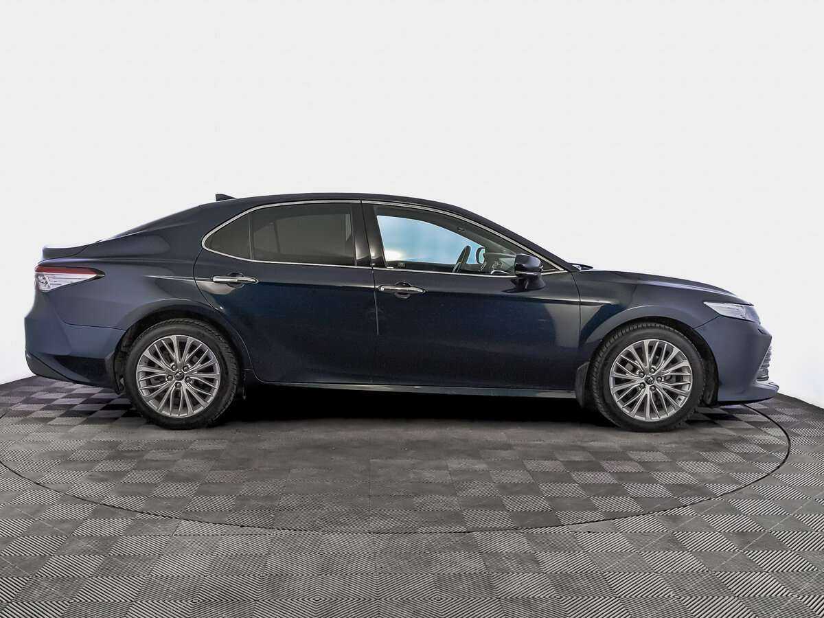 Toyota Camry, 2018 - фото №4