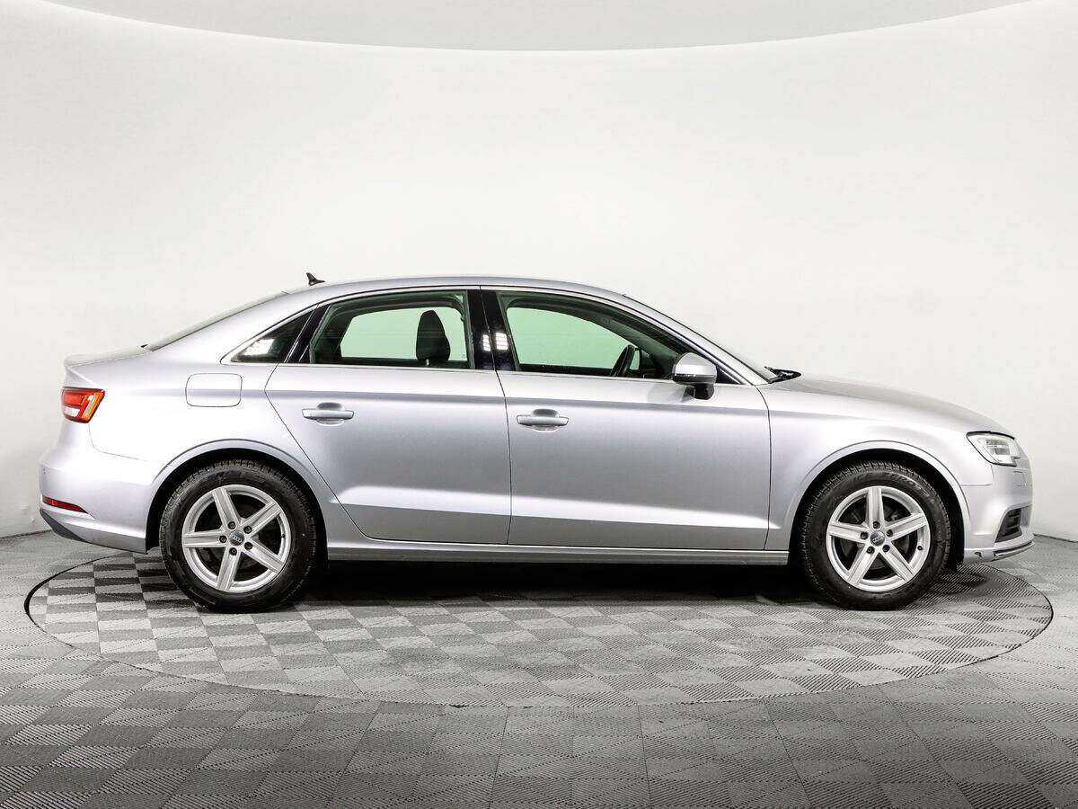 Audi A3, 2019 - фото №4