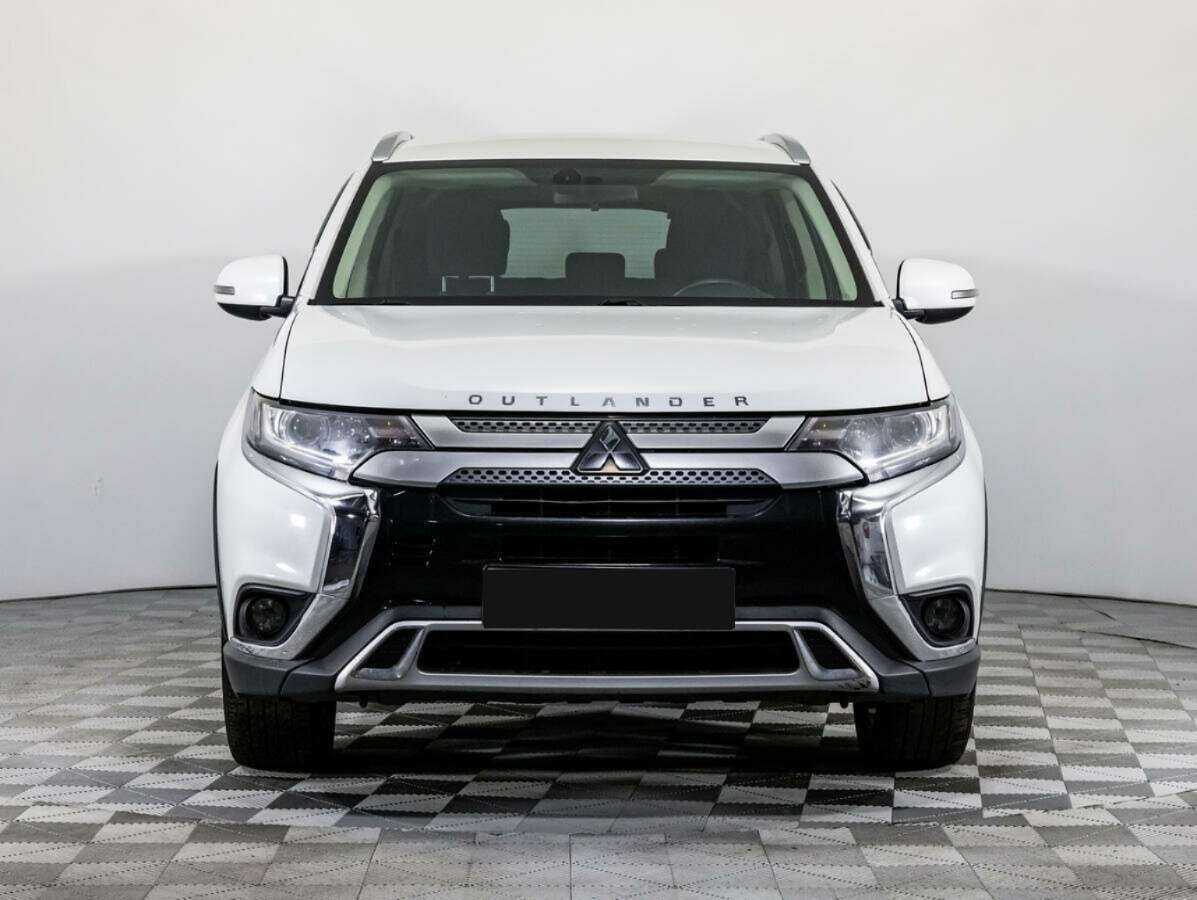 Mitsubishi Outlander, 2018 - фото №2