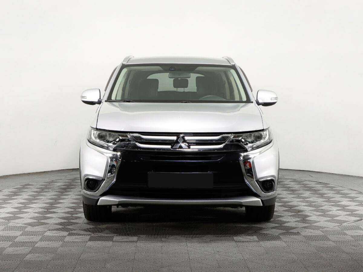 Mitsubishi Outlander, 2018 - фото №2