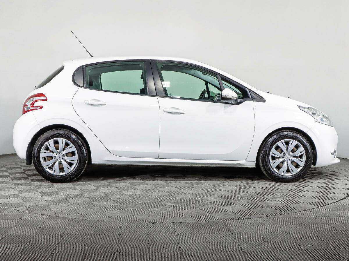 Peugeot 208, 2013 - фото №4