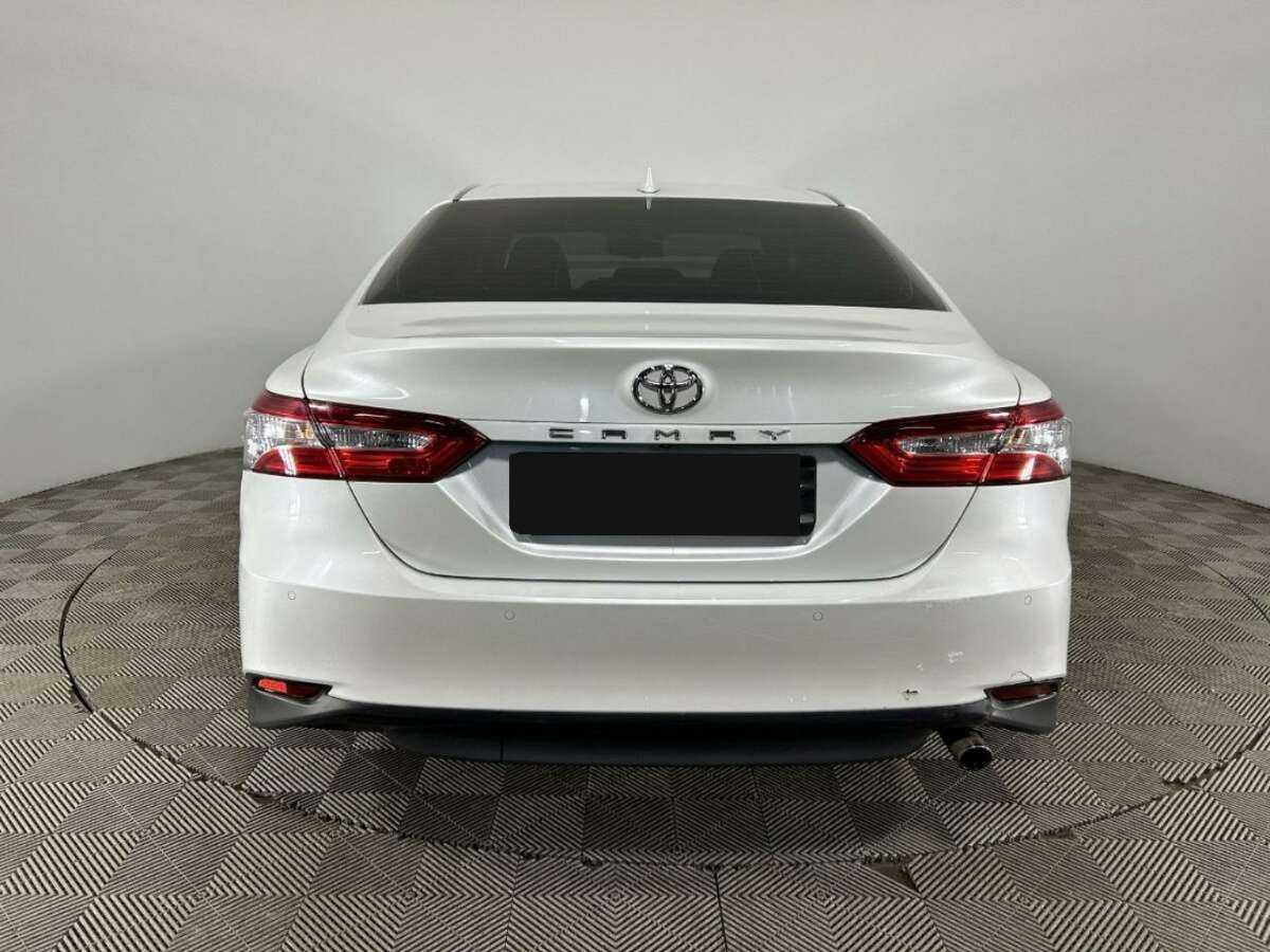 Toyota Camry, 2021 - фото №3