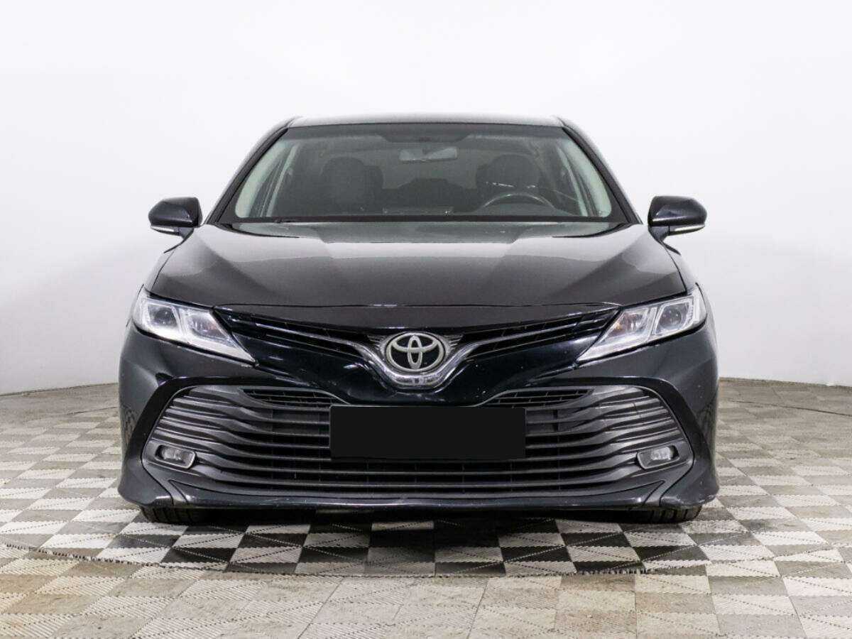 Toyota Camry, 2021 - фото №2