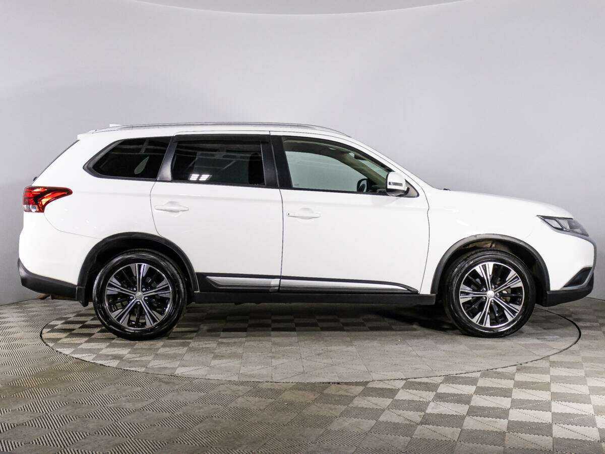 Mitsubishi Outlander, 2019 - фото №4