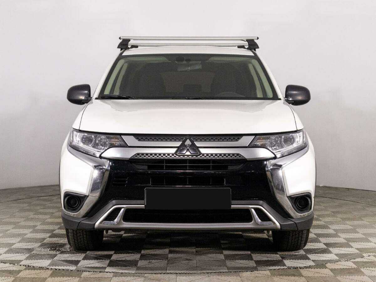 Mitsubishi Outlander, 2020 - фото №2