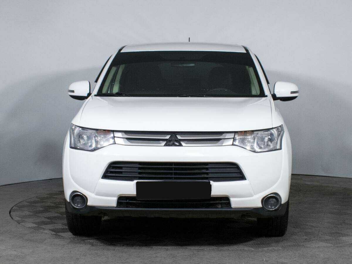 Mitsubishi Outlander, 2014 - фото №2