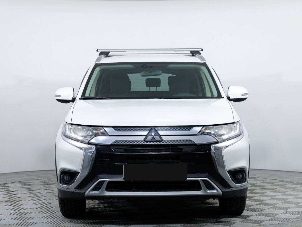 Mitsubishi Outlander, 2018 - фото №2