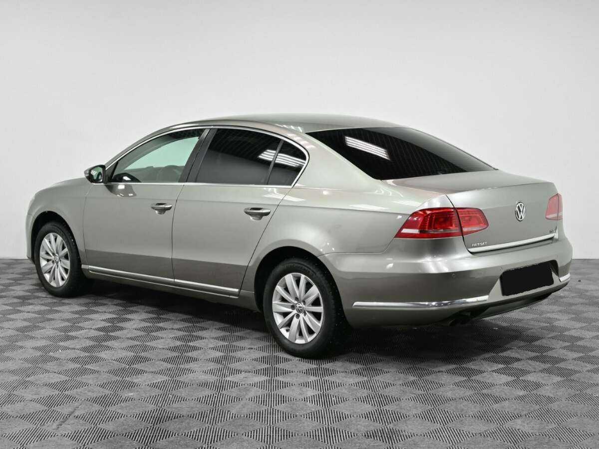 Volkswagen Passat, 2014 - фото №4
