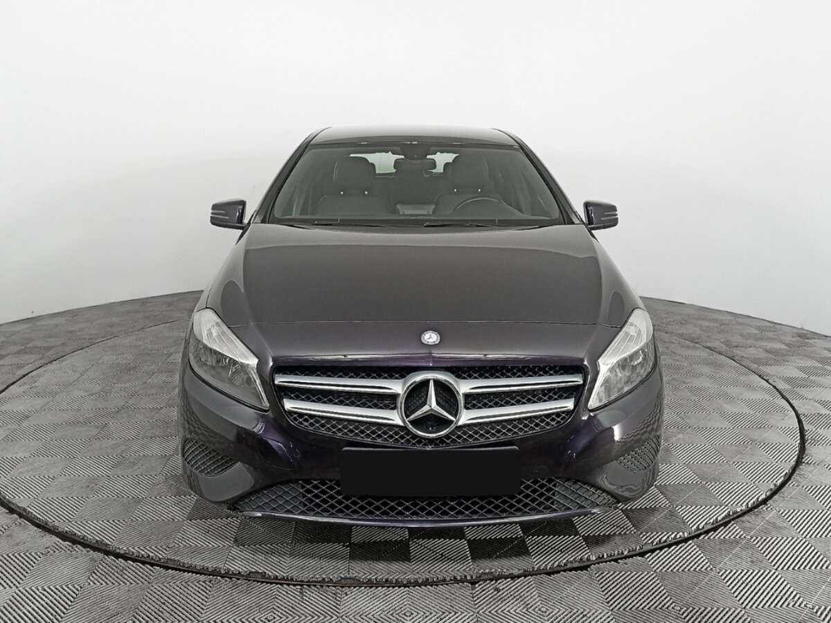 Mercedes-Benz A-Класс 180, 2014 - фото №2