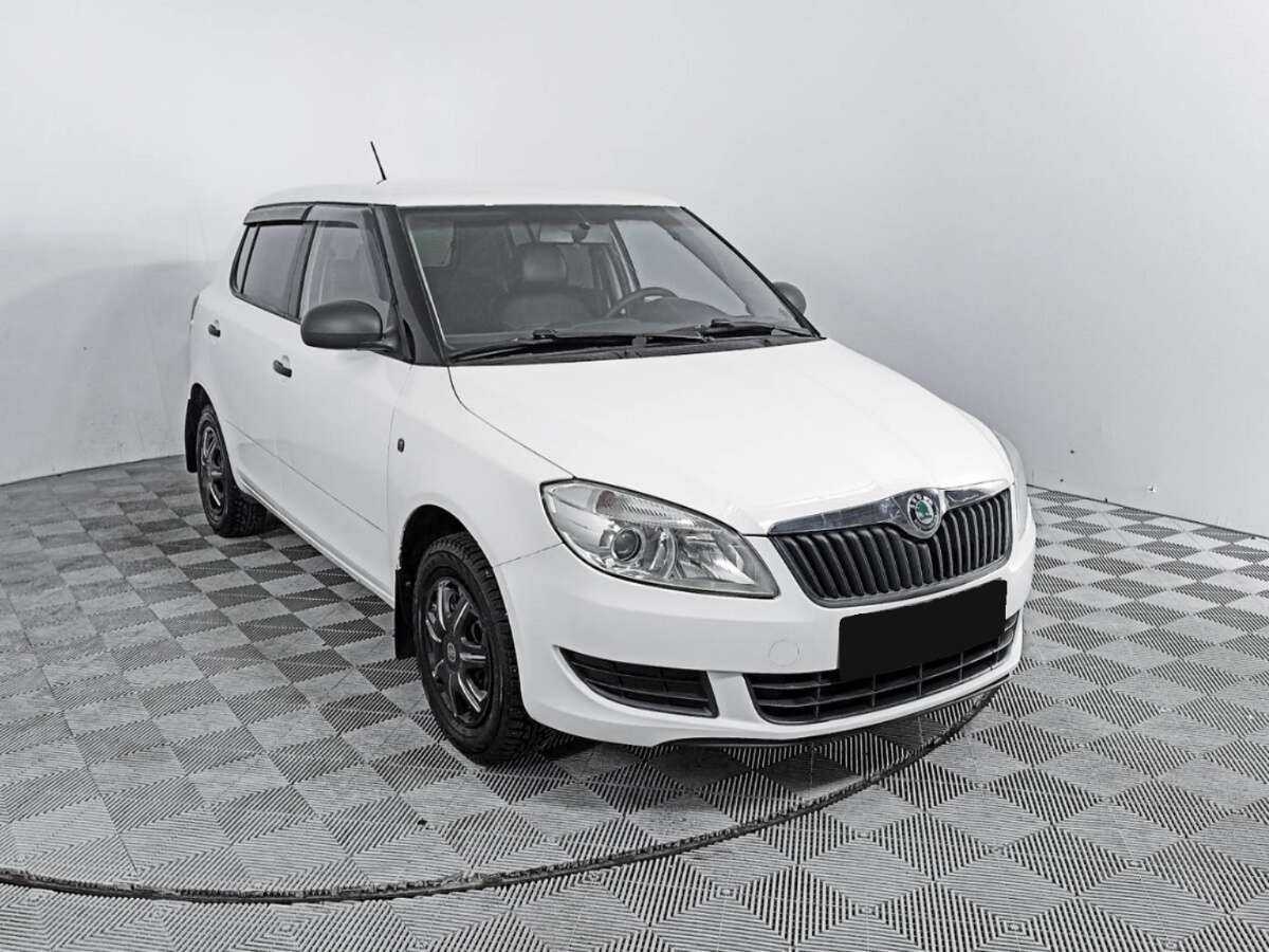 Skoda Fabia, 2012 - фото №3
