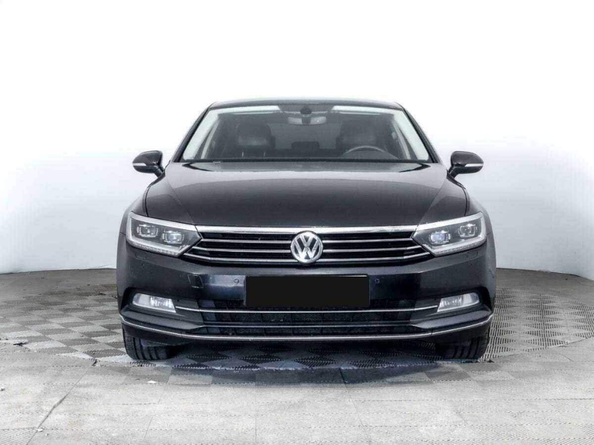 Volkswagen Passat, 2017 - фото №2