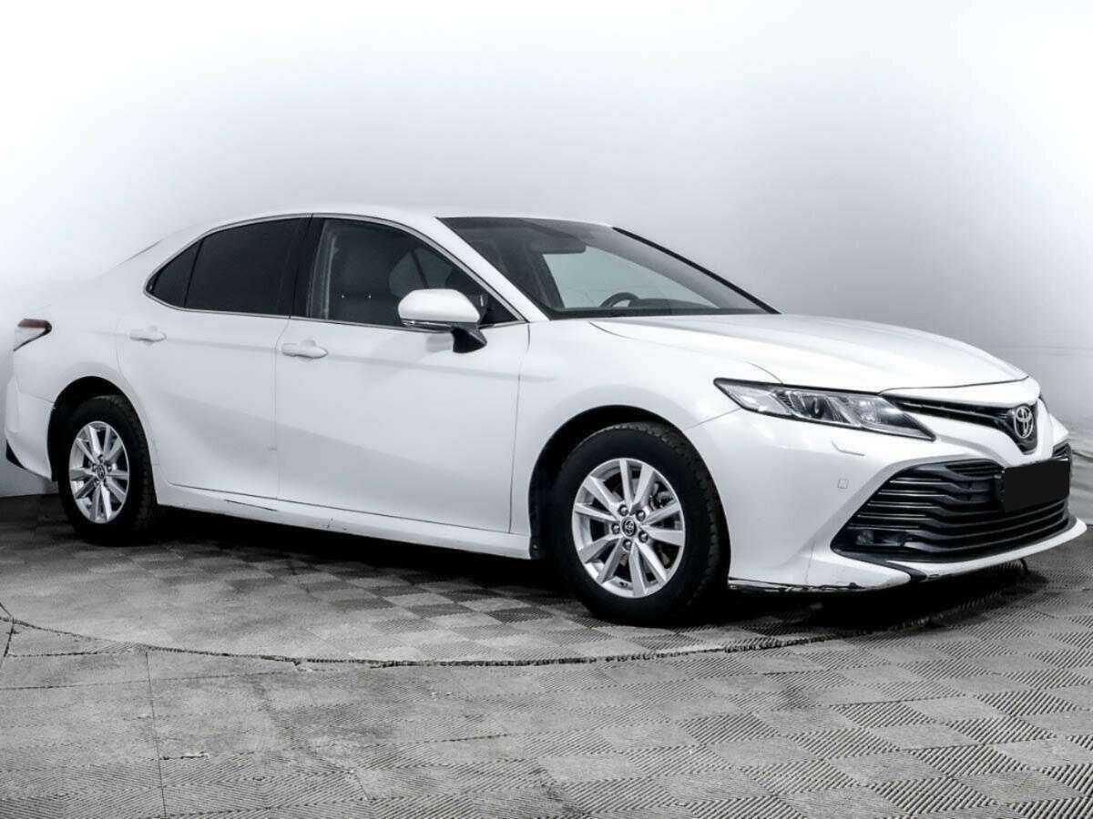 Toyota Camry, 2020 - фото №3