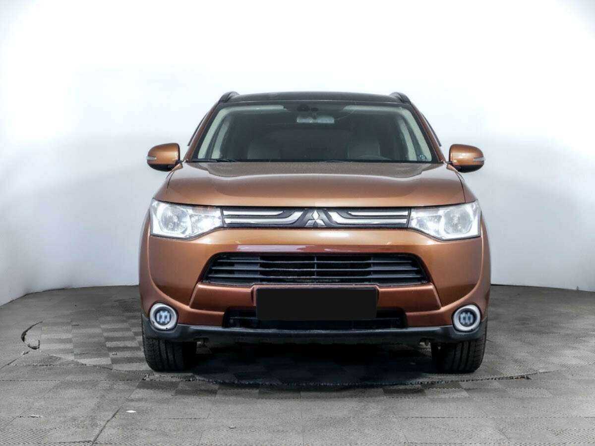 Mitsubishi Outlander, 2012 - фото №2