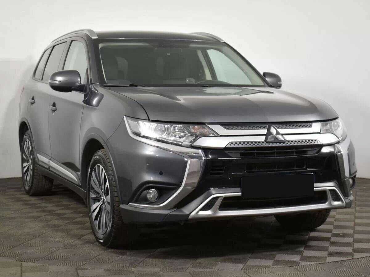 Mitsubishi Outlander, 2019 - фото №2
