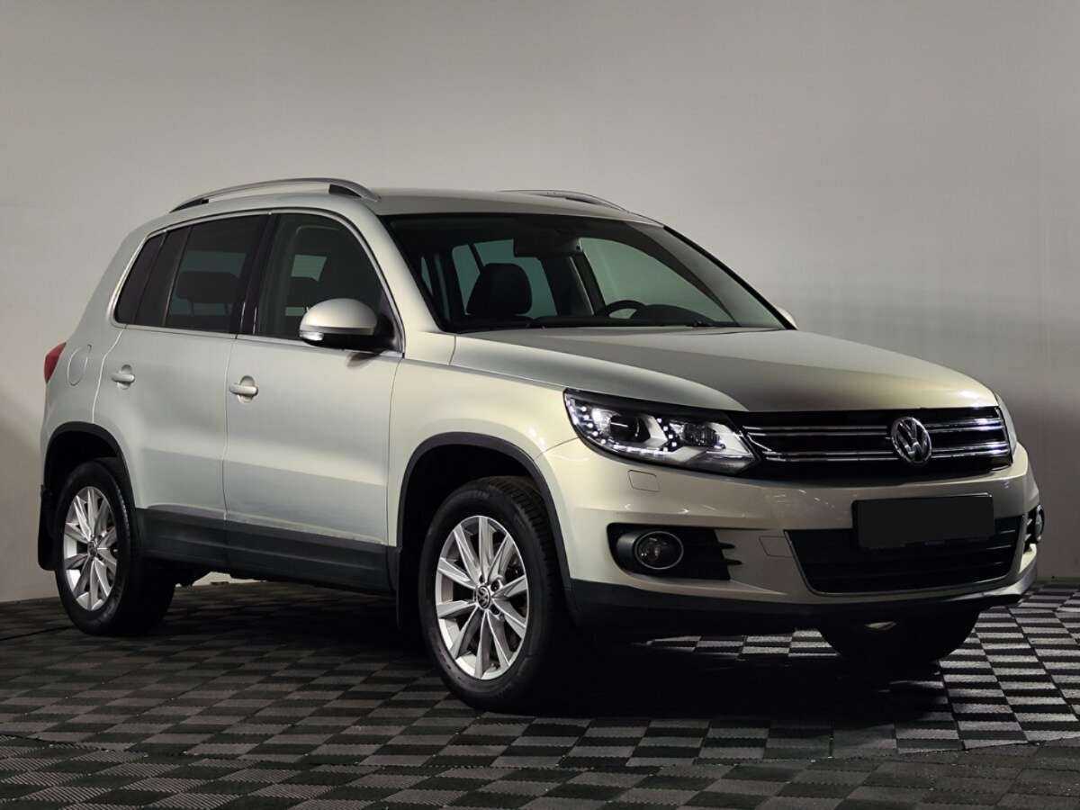 Volkswagen Tiguan, 2012 - фото №2