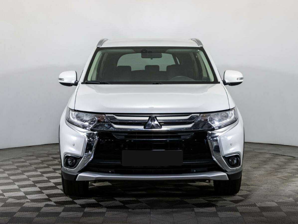 Mitsubishi Outlander, 2018 - фото №2
