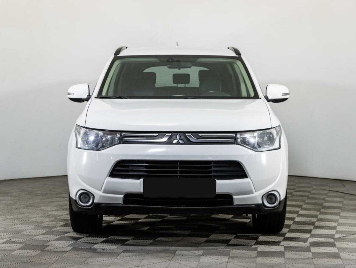 Mitsubishi Outlander, 2014 - фото №2