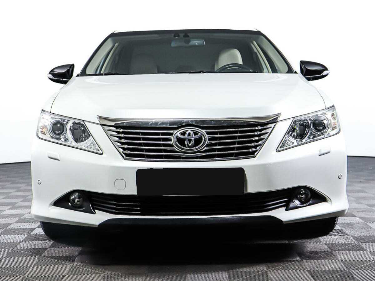Toyota Camry, 2014 - фото №2