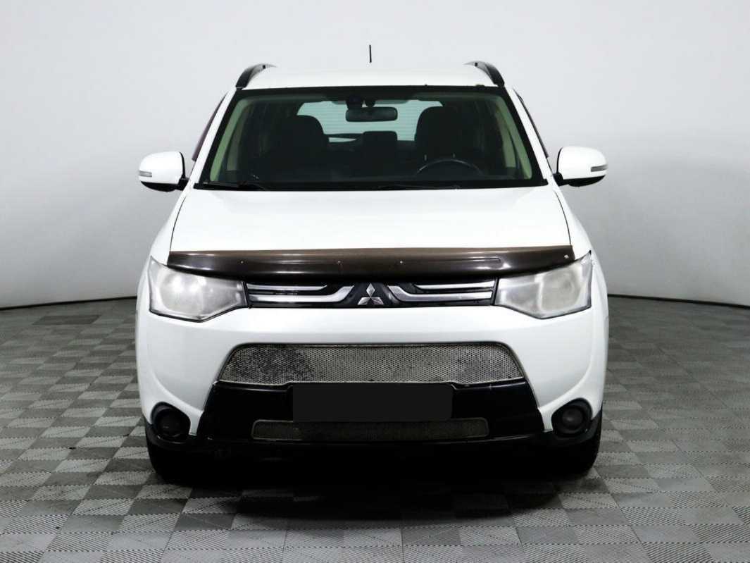 Mitsubishi Outlander, 2013 - фото №2