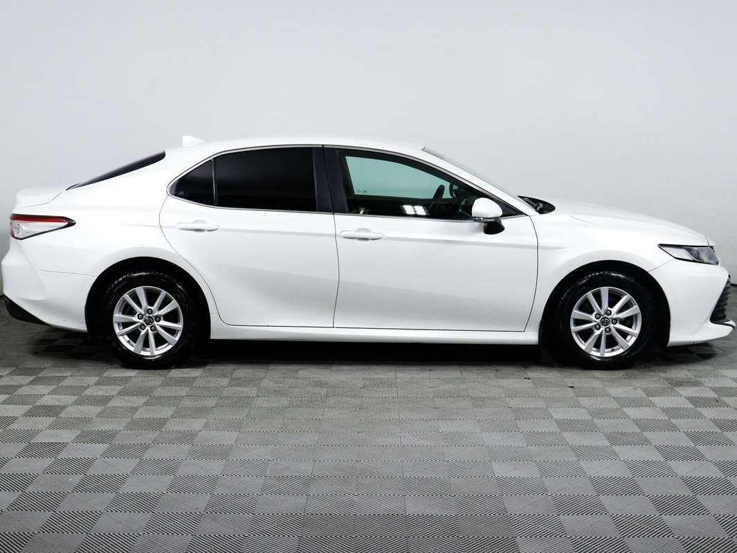 Toyota Camry, 2019 - фото №4