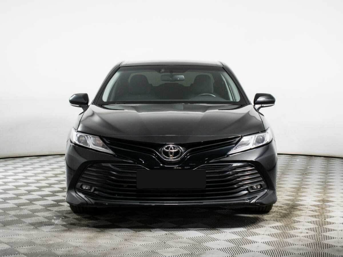 Toyota Camry, 2020 - фото №2