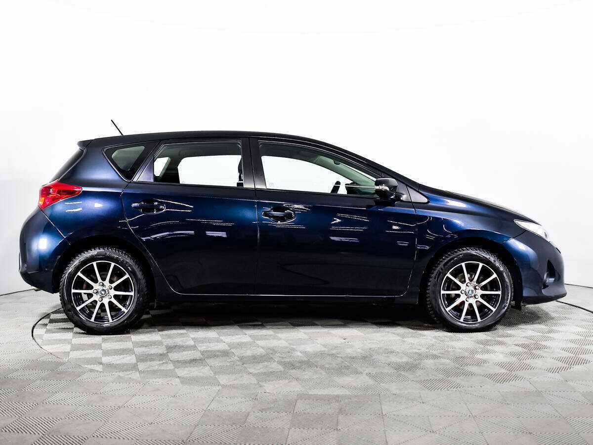 Toyota Auris, 2013 - фото №4