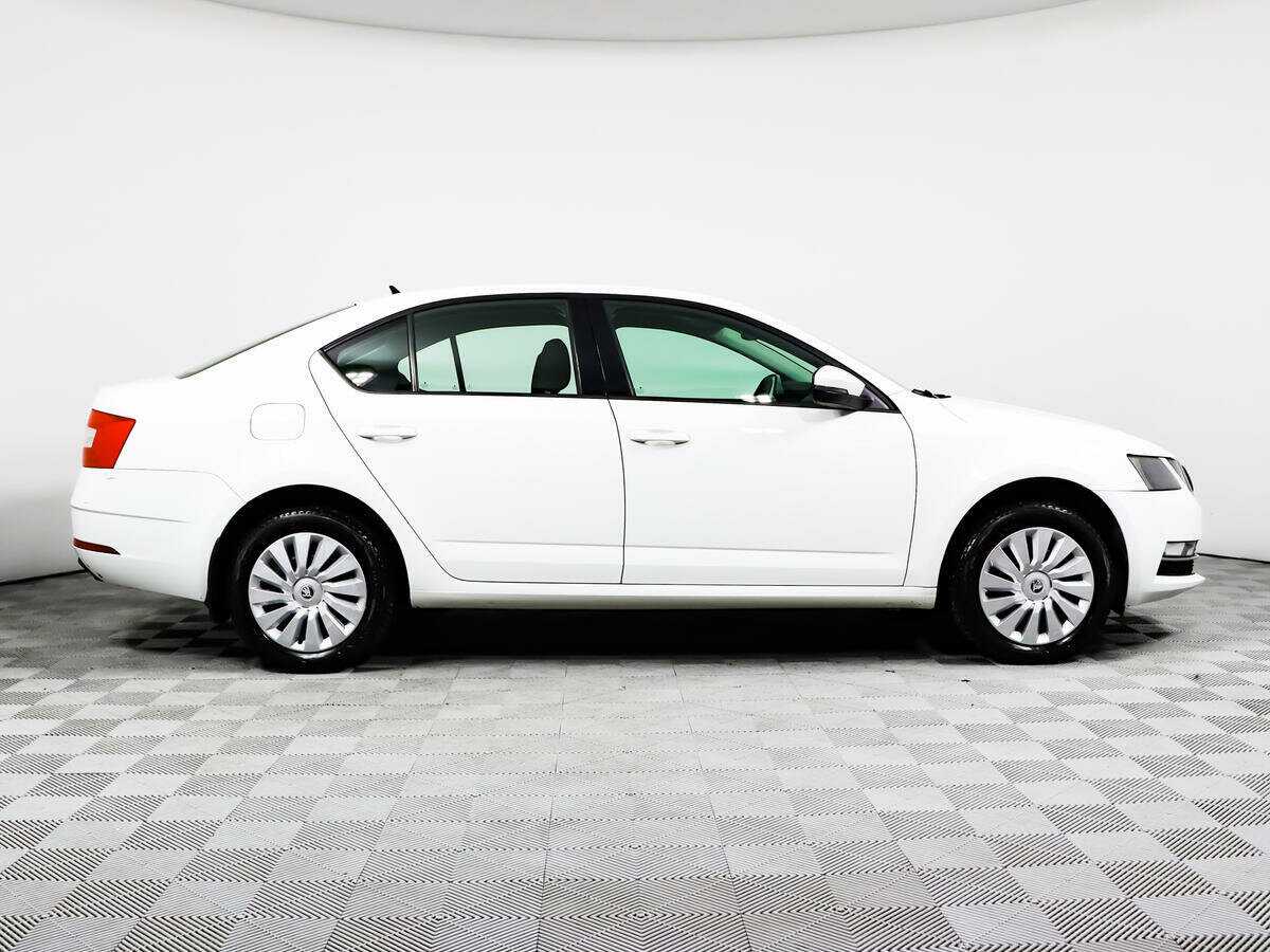 Skoda Octavia, 2018 - фото №4
