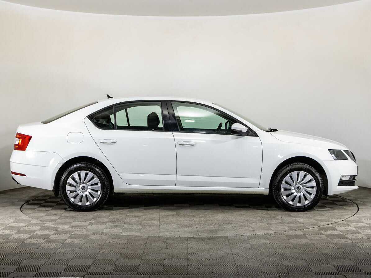 Skoda Octavia, 2018 - фото №4