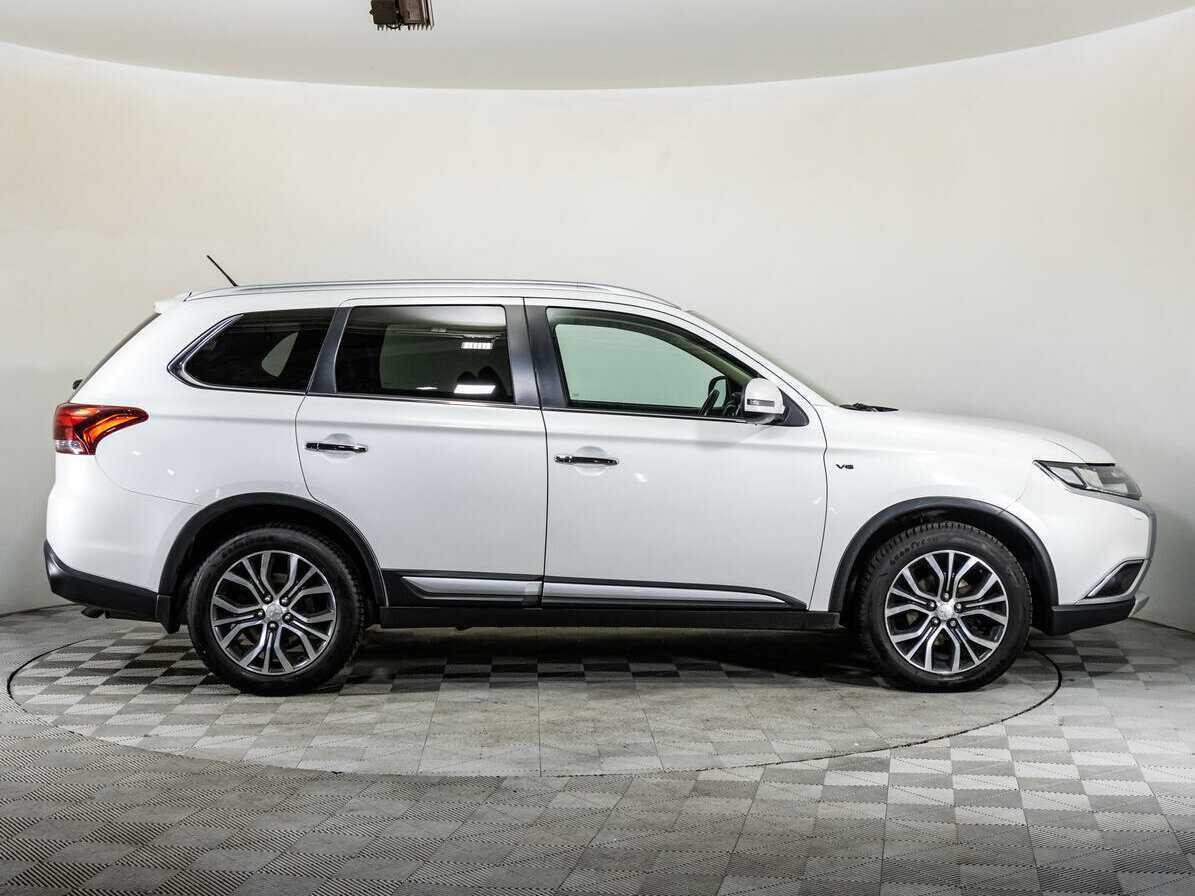 Mitsubishi Outlander, 2016 - фото №4