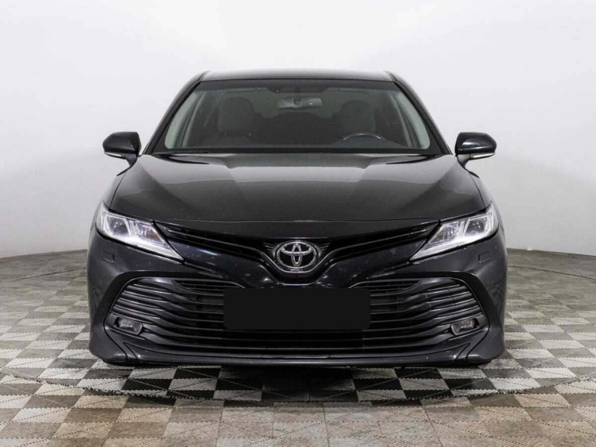 Toyota Camry, 2018 - фото №2