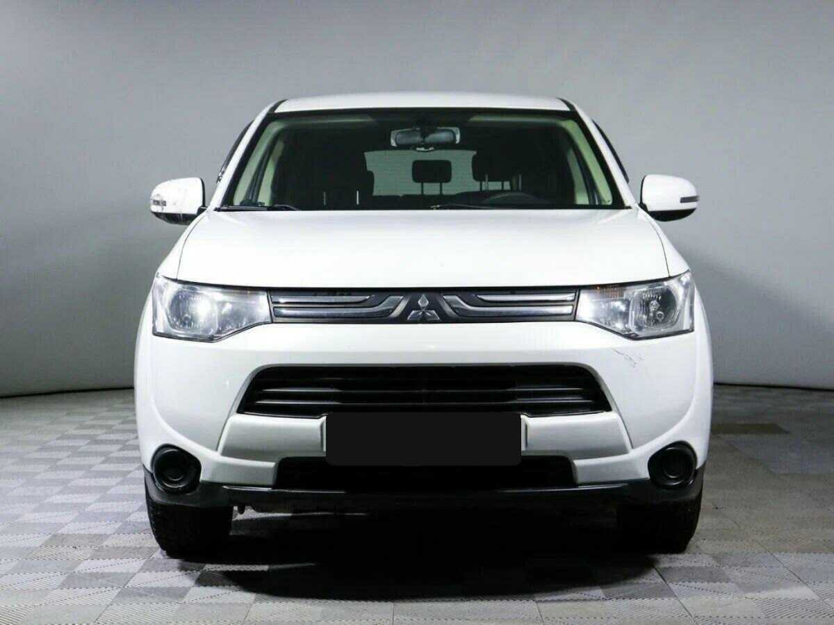 Mitsubishi Outlander, 2012 - фото №2