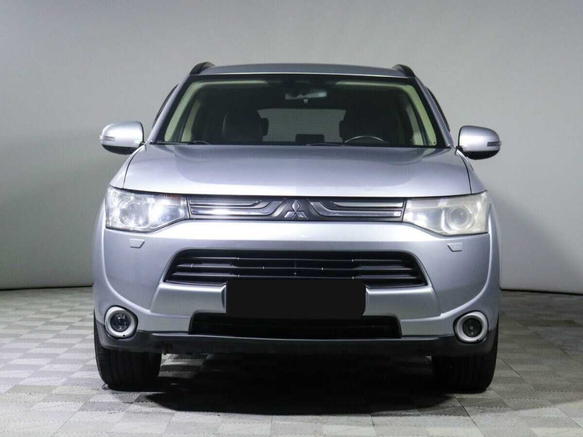 Mitsubishi Outlander, 2012 - фото №2