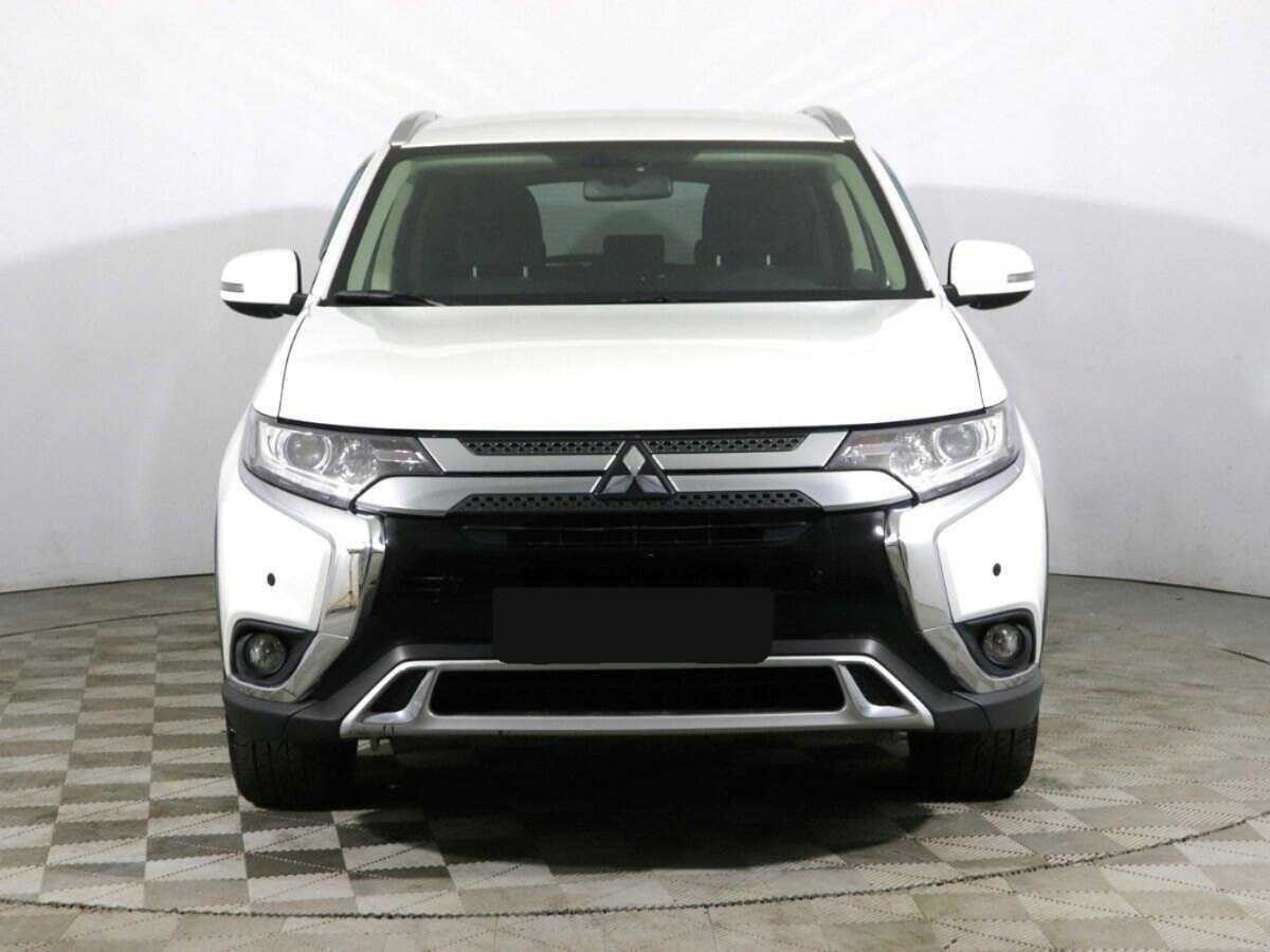 Mitsubishi Outlander, 2019 - фото №2
