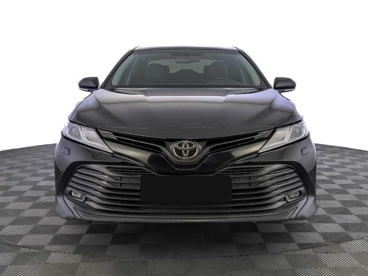 Toyota Camry, 2019 - фото №2