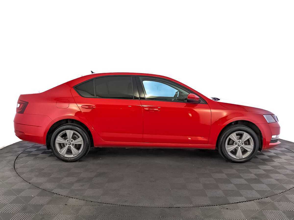 Skoda Octavia, 2018 - фото №4