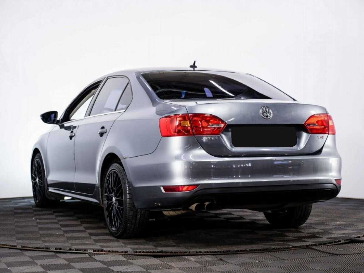 Volkswagen Jetta, 2012 - фото №4