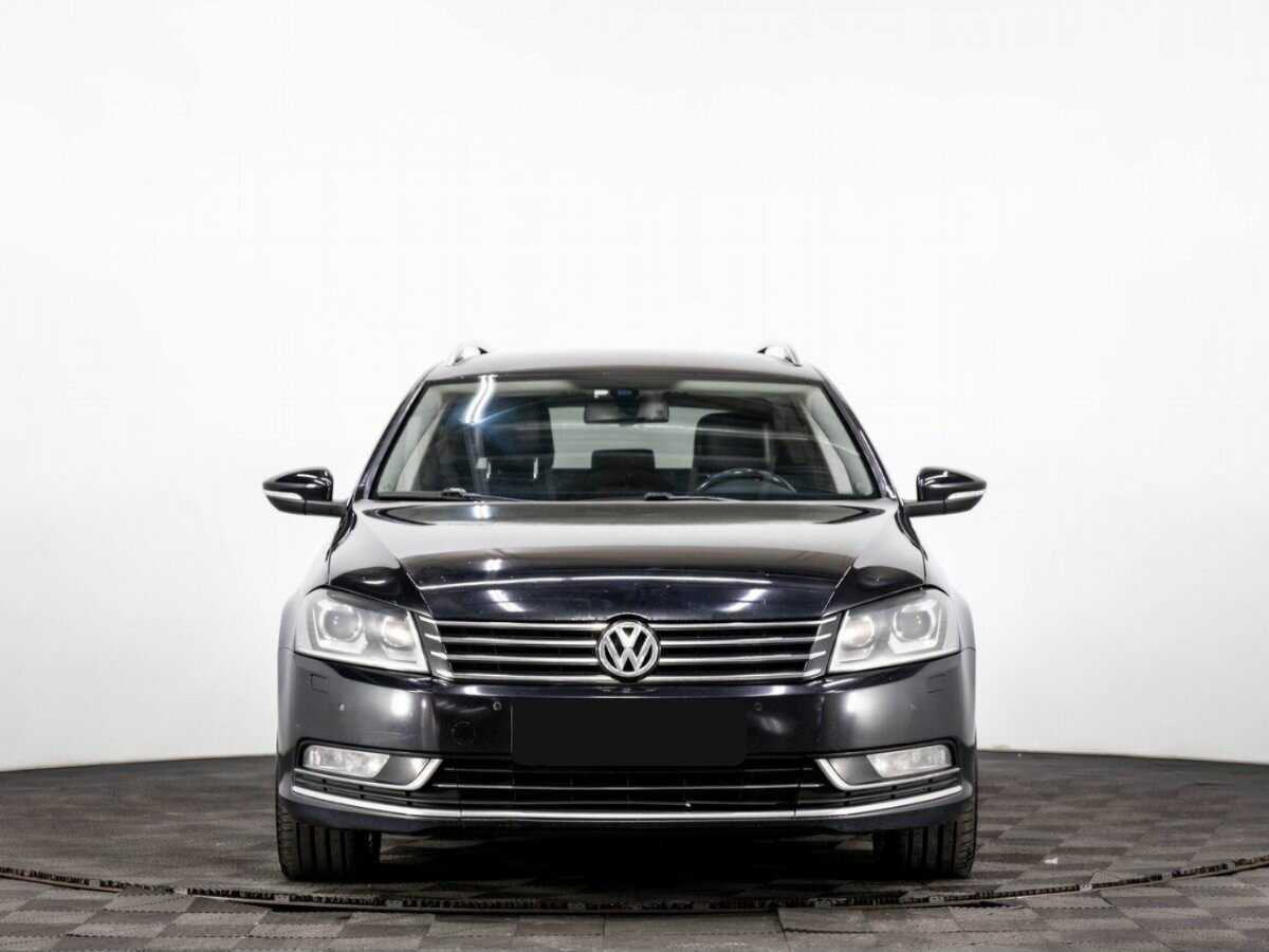 Volkswagen Passat, 2012 - фото №2