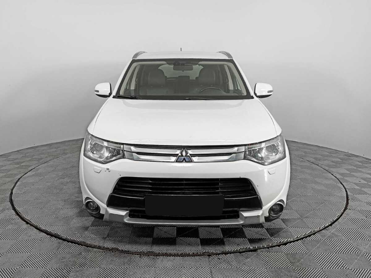 Mitsubishi Outlander, 2014 - фото №2