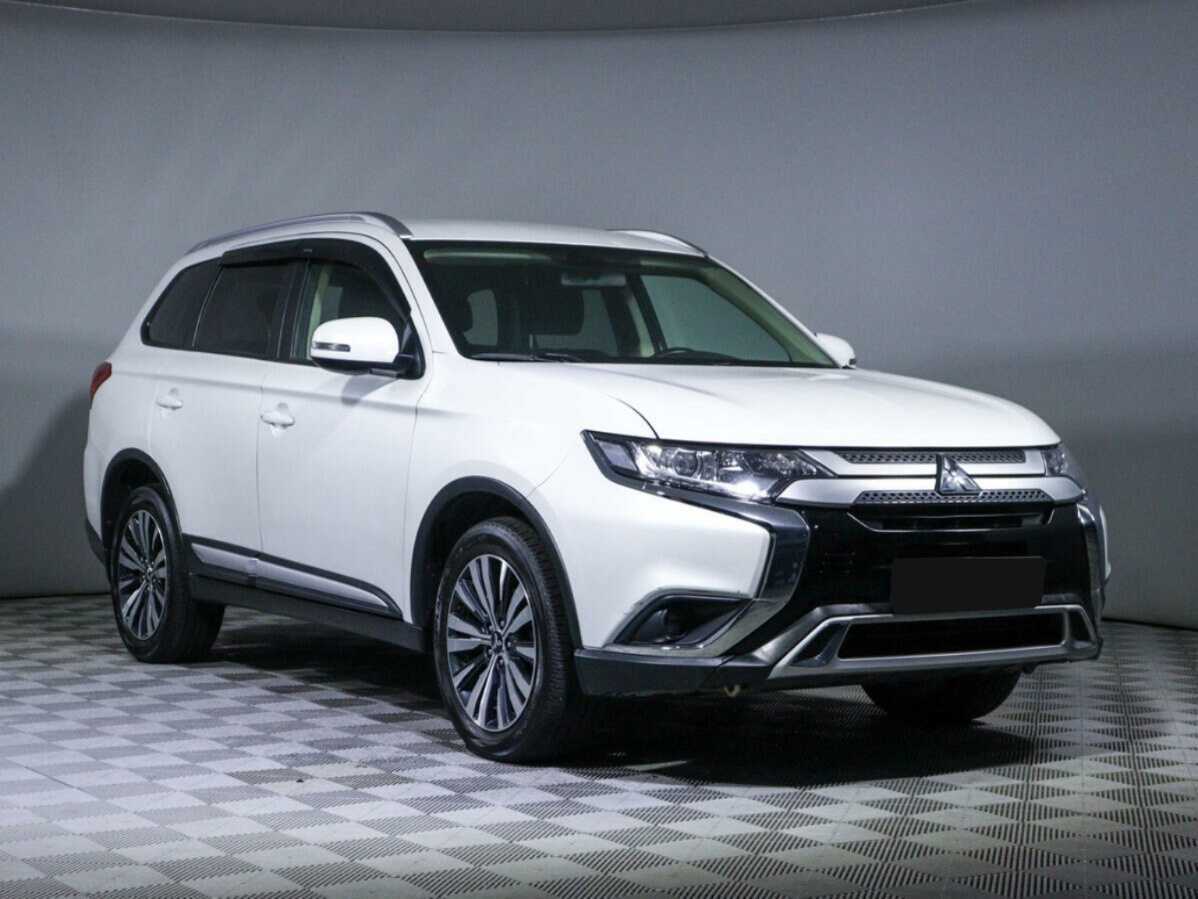 Mitsubishi Outlander, 2018 - фото №3