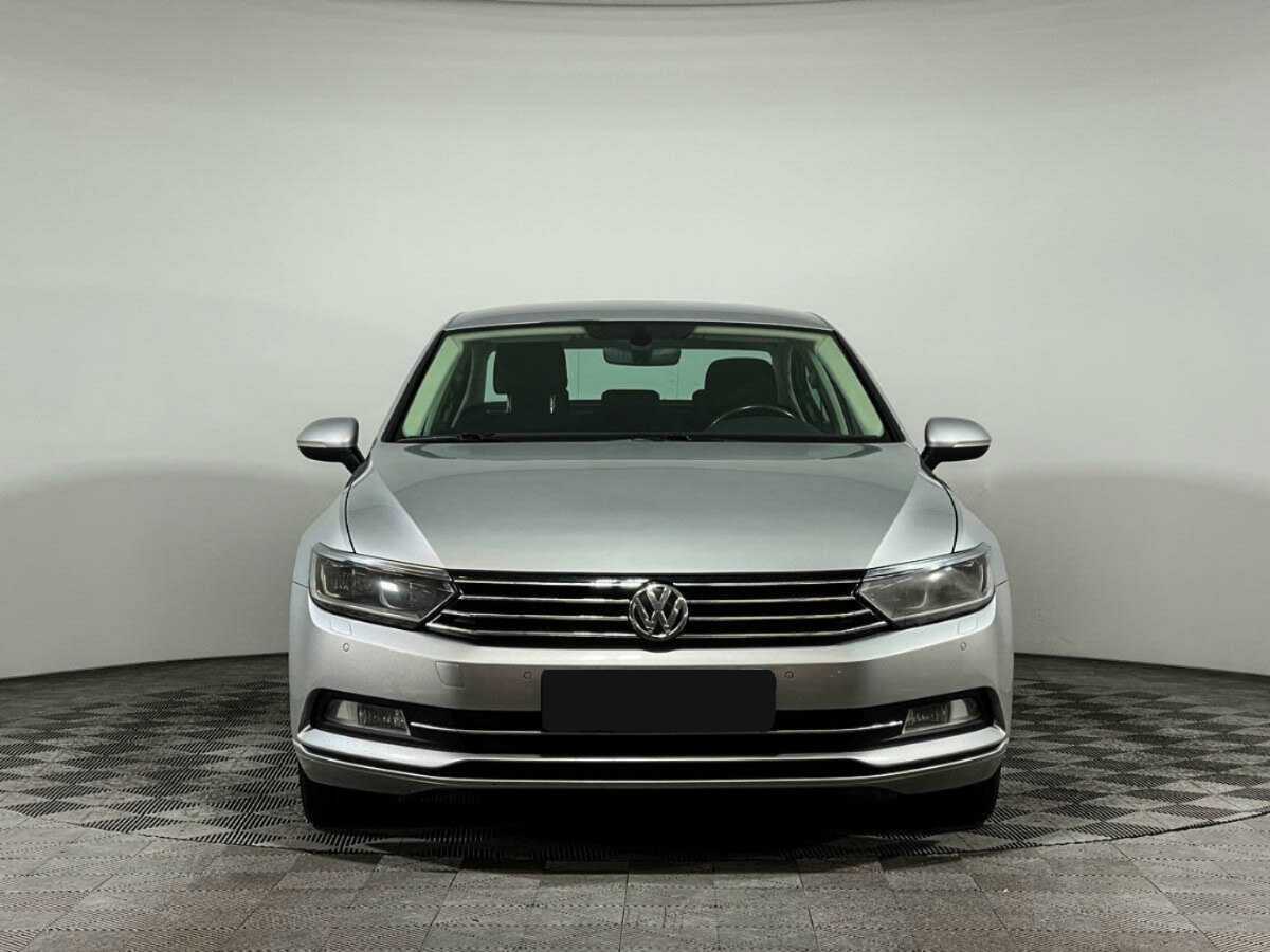 Volkswagen Passat, 2016 - фото №2