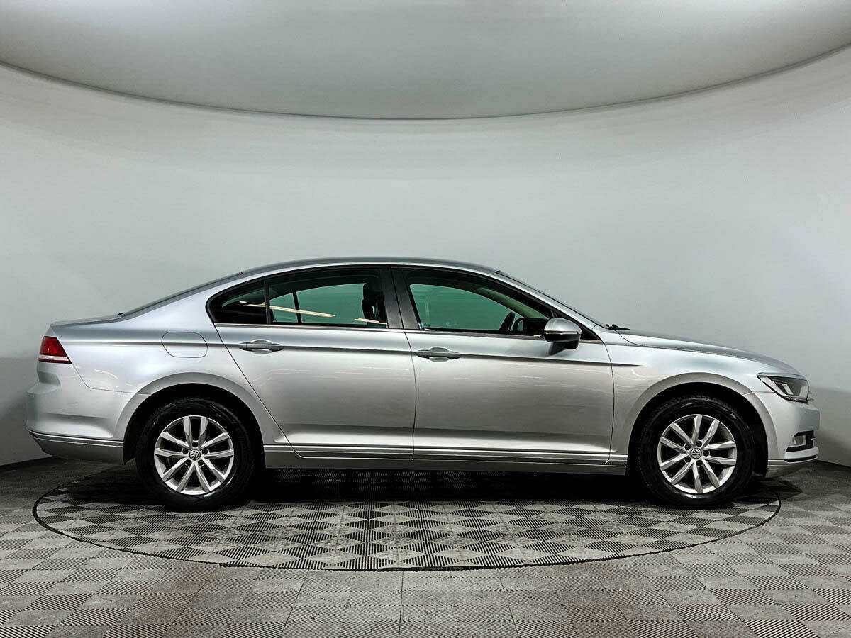 Volkswagen Passat, 2016 - фото №4