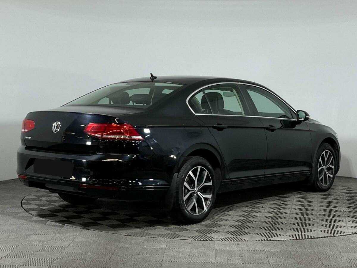 Volkswagen Passat, 2018 - фото №4
