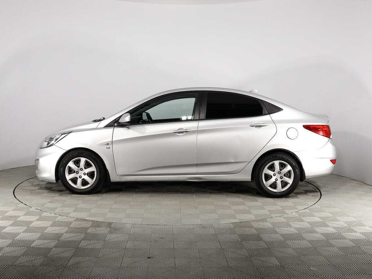 Hyundai Solaris, 2012 - фото №4